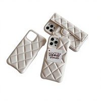 Étui de téléphone portable en polyuréthane à motif diamant de style luxueux avec porte-cartes et design texturé litchi pour 17 Pro