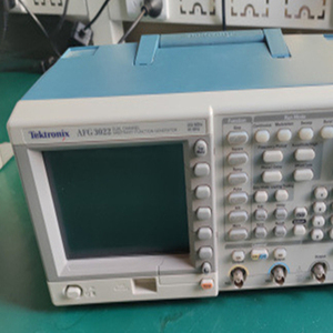 Nouveau générateur de formes d'onde/arbitraires de haute précision Tektronix AFG3022B 25 MHz avec garantie d'un an et prise en charge multi-tensions - Product Image 4