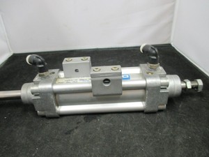 Cylindre pneumatique DNGU-1 14''-2.5''-PPV-A 145psi 158171 de marque originale, neuf, testé, expédition rapide PLC - Product Image 1