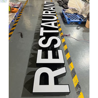 Lettres géantes de 5 pouces de profondeur en acier inoxydable pour enseigne de chaîne de magasin avec chemin de roulement arrière