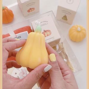 Herbstliche Halloween-Kunstkerzen, Maßgefertigte Duftkerzen, Handgemachte Kürbisförmige Duftkerzen zur Heimdekoration - Product Image 2