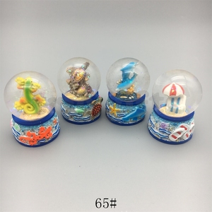 Souvenir Religioso Personalizzato OEM, Globo di Neve in Resina e Vetro 3D con Design di Cavalluccio Marino - Product Image 6
