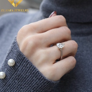 Anillo de Compromiso de Oro Personalizado con Certificado GRA, Corte Pera, Moissanita de 2 Quilates, Oro Sólido de 14K, Anillo de Diamantes Solitario - Product Image 4