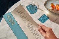 Couverture de menu de restaurant en tissu de lin de luxe personnalisée avec logo en feuille d'or pour hôtel, bar, café