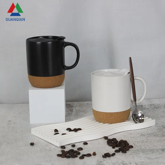 Produk penjualan terbaik 2022 matte hitam 14oz cangkir keramik gabus kopi dengan bagian bawah gabus
