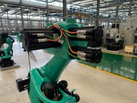 Bras de robot industriel articulé à 6 axes AT30R1831A EDDIE, 320 kg, entraînement électromécanique, IP65/IP54