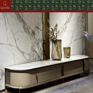 Console <span class=keywords><strong>TV</strong></span> en marbre blanc veiné GOLDKING, style moderne et luxueux, façade incurvée, armoire beige, base dorée, découpe sur mesure OEM - Product Image 3