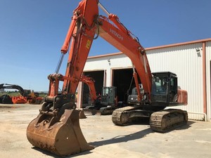 Excavatrice Hitachi ZX350 de taille moyenne avec une capacité de 0.8 godets - Product Image 3