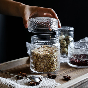 Bocaux de rangement martelés pour la cuisine avec couvercle en verre - Product Image 1