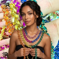 Chaîne de strass brillante fantaisie en gros, garniture en cristal rouge et vert en stock pour vêtements, bijoux et sacs