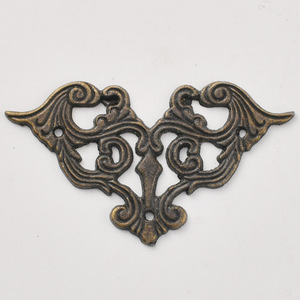 Antique Zinc Alloy <b>Corner</b> <b>Protectors</b> European Style Hollowed Out Decorative Hardware For Wooden Boxes Wine Boxes Retro <b>Corner</b> - Product Image 4