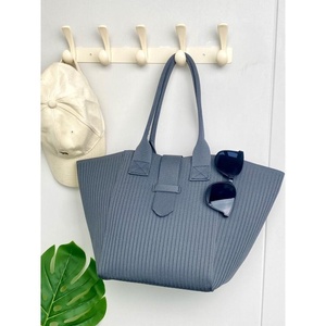 Sac fourre-tout de grande capacité pour femmes Fashion <span class=keywords><strong>Flyknit</strong></span>, design de niche, sac à bandoulière léger, couleur unie, passe au lave-linge - Product Image 1
