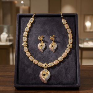 Collares chapados en oro de 3 tonos, joyería moderna y elegante, joyería de oro de 3 tonos para mujer, laminado en oro chapado en oro de 3 tonos - Product Image 2
