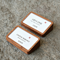 Présentoir de table moderne et abordable en noyer naturel peint pour étiquettes de desserts de boulangerie