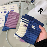 Chaussettes en coton pour femmes avec motif de broderie personnalisé OEM Rayures douces de haute qualité Couleurs contrastées Utilisation quotidienne Placement des manchettes corporelles
