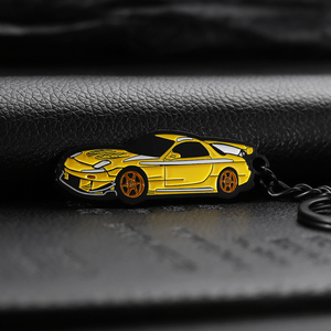 工場カスタムキーリングキーホルダー樹脂エポキシクールレーシングカーシェイプキーホルダーメタルファッション3Dカーデザインエナメルロゴキーホルダー - Product Image 3