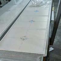 Paneles de Techo de PVC con Placas de Techo Suspendido, Resistentes al Fuego e Impermeables, Diseño Artístico Moderno para Interiores de Apartamentos y Hogares
