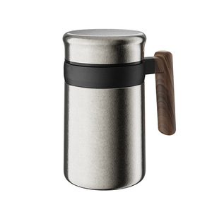 แก้วเก็บความร้อนไทเทเนียมพร้อมที่กรองชา สำหรับใช้ในสำนักงาน สีเงินคริสตัล - Product Image 2