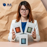 Boîte cadeau pliante en papier artistique magnétique recyclable personnalisée pour l'emballage de bougies et de parfums, avec revêtement UV, impression quadricolore