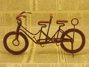 Modèle <span class=keywords><strong>de</strong></span> vélo à deux places en forme <span class=keywords><strong>de</strong></span> <span class=keywords><strong>roue</strong></span> <span class=keywords><strong>de</strong></span> fleurs créative faite à la main, décoration en fil d'aluminium, cadeau - Product Image 6