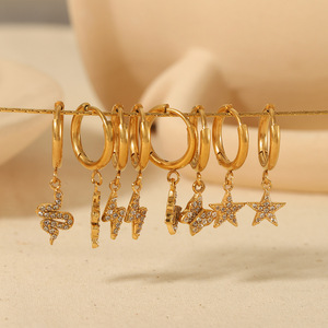 Boucles d'oreilles plaquées or de style européen et américain avec breloques éclair, papillon et étoile, bijoux pour femmes à porter au quotidien - Product Image 1