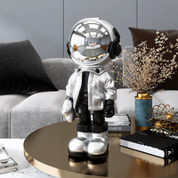 Statue d'astronaute en résine pour table, figurine de dessin animé avec étoile, pour décoration intérieure d'hôtel et de magasin