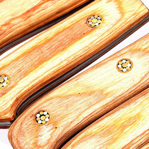 Ensemble de couteaux de chef en acier Damas faits à la main par PAK ENTERPRISES, manches en bois de noyer, design ambidextre, lames à 67 couches de 8 pouces, 6 pièces - Product Image 3