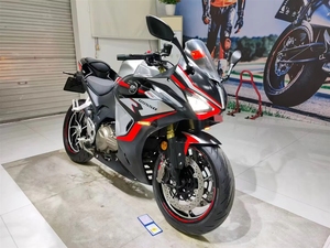 Motos d'occasion 2024 QJMOTOR Salu 550 Sportbikes cc Moteur bicylindre refroidi par eau haute performance Racing - Product Image 4