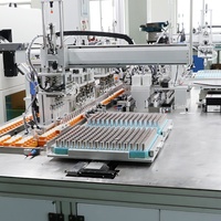 Machine d'assemblage automatique QFW à utilisation facile pour le conditionnement de rouges à lèvres en quatre parties avec contrepoids