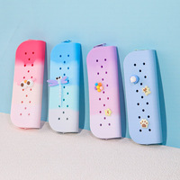 Pochette de rangement multifonctionnelle en silicone pour bricolage, trousse à crayons et sac à stylos pour enfants pour l'école et les cadeaux.