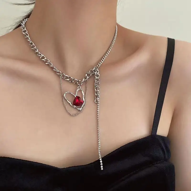 Accessori per san valentino collana di gioielli collana di coppia di catena di zirconi a cuore rosso con catena di clavicola di moda