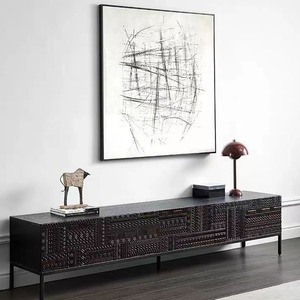 Meuble TV de luxe moderne sculpté à la main, console multimédia noire à motif tribal ethnique, buffet artisanal en bois massif - Product Image 1