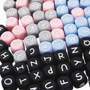 Venta al por mayor fácil de cuerda DIY <span class=keywords><strong>nombre</strong></span> personalizado collar <span class=keywords><strong>chupete</strong></span> <span class=keywords><strong>cadena</strong></span> bebé masticar <span class=keywords><strong>silicona</strong></span> letras alfabeto cuentas - Product Image 4