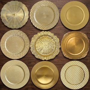 Assiettes de présentation jetables modernes dorées de 13 pouces en plastique de haute qualité Artside, personnalisables avec logo, impression numérique pour fêtes - Product Image 3