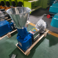 Machine à granulés d'aliments pour animaux compacte à moteur électrique, corps métallique, idéale pour l'alimentation des petits animaux de ferme (poulets, porcs, bovins) et permettant de gagner de l'espace