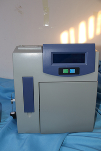 Instrumento analítico clínico do veterinário Analisador automático dos eletrólitos Dispositivo médico Analisador do eletrólito do gás sanguíneo do laboratório
