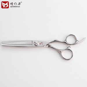 Set de <span class=keywords><strong>Tijeras</strong></span> Profesionales de Peluquería Japonesas 440C <span class=keywords><strong>Tijeras</strong></span> de Barbero para <span class=keywords><strong>Cortar</strong></span> y Entresacar el Cabello - Product Image 5