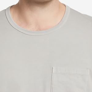 T-shirts à manches courtes à col rond avec impression numérique de poche plaquée sur la poitrine - Product Image 1