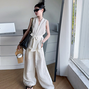 Set di Abbigliamento Estivo per Bambine in Stile Coreano 2025 Nuovo Completo Traspirante in Misto Cotone con Canotta Senza Maniche e <span class=keywords><strong>Pantaloni</strong></span> <span class=keywords><strong>Bianchi</strong></span> per 7 Anni - Product Image 2