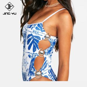 Maillot de bain personnalisé 2024 en tissu froissé, imprimé intégral de luxe, maillot de bain une pièce pour la plage - Product Image 4