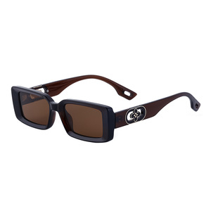 Nouvelles lunettes de soleil carrées de style européen et américain pour femmes, monture noire en PC, protection UV400, classe 2, RG99024 - Product Image 4