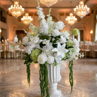 Luxuriöse Moderne Weiße Hochzeits-Blumenkugel Seiden-Lilien-Rosen Künstliche Blumen-Gestecke Säulen-Urne Veranstaltungsort-Empfangsdekoration