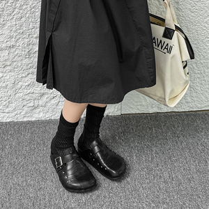 Zuecos de moda unisex de suela gruesa, estilo casual para exteriores, color negro, personalizables, de fabricantes de calzado. - Product Image 3