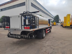 Camion distributeur d'asphalte 6m³ avec largeur de pulvérisation de 6m, pulvérisateur de bitume, moteur Dongfeng Cummins - Product Image 3