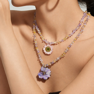 Collar Bohemio de Acero Inoxidable Chapado en Oro con Colgante de Amatista Natural y Flores Secas en Resina Impermeable para Mujer - Product Image 4
