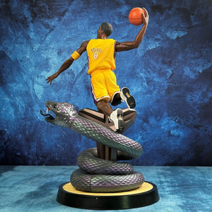 SY Action Figure di <span class=keywords><strong>Kobe</strong></span> <span class=keywords><strong>Bryant</strong></span> da 38 cm N.8 Black Mamba Stella del Basket Ornamento da Collezione Ideale per Fan - Product Image 5