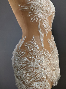 Abito da sera bianco con perle per donna, ideale per feste e matrimoni, lussuoso e raffinato. - Product Image 6