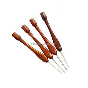 <span class=keywords><strong>Agujas</strong></span> de Ganchillo Personalizadas de Alta Calidad al por Mayor, <span class=keywords><strong>Agujas</strong></span> Pulidas a Mano con Mangos de Madera, Diseños en Forma de <span class=keywords><strong>Tulip</strong></span>án, Se Pueden Personalizar - Product Image 1