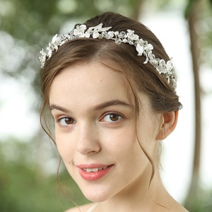 <span class=keywords><strong>Diademas</strong></span> <span class=keywords><strong>Hechas</strong></span> <span class=keywords><strong>a</strong></span> <span class=keywords><strong>Mano</strong></span> para Mujer con Cristales de Estrás y Perlas, Accesorios para Bodas - Product Image 4