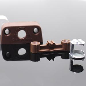 Diseño moderno Núcleo de aleación de zinc trapezoidal Conexión de hierro tres en uno Conectores de muebles de panel de plástico y soportes de estante - Product Image 1